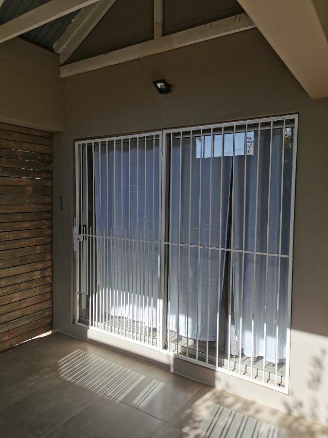 Rosedene Apartment Блоемфонтейн Екстериор снимка